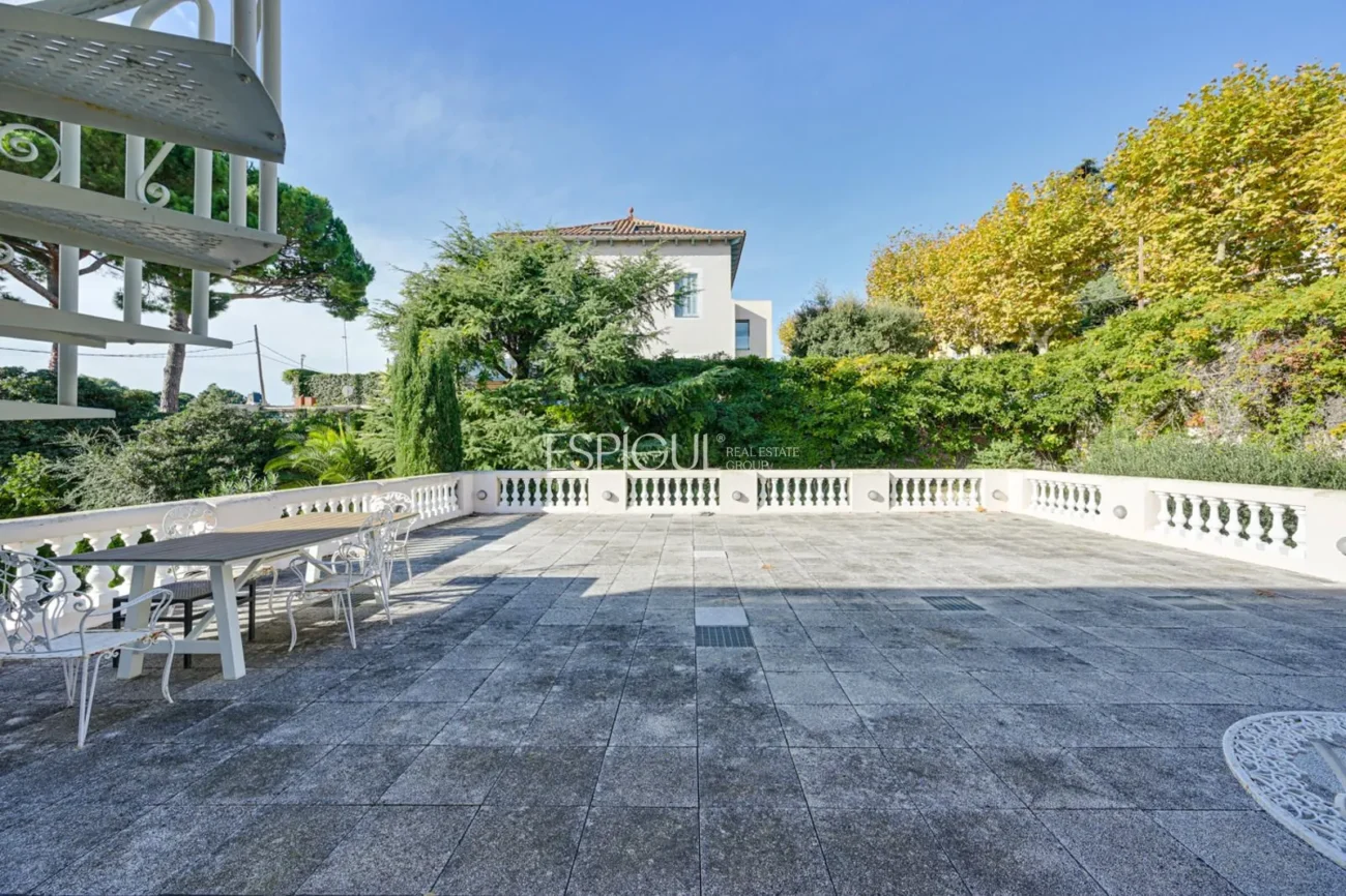 Elegancia, espacio y ubicación premium: Casa única en Ocata