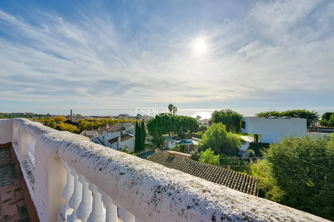 Elegancia, espacio y ubicación premium: Casa única en Ocata