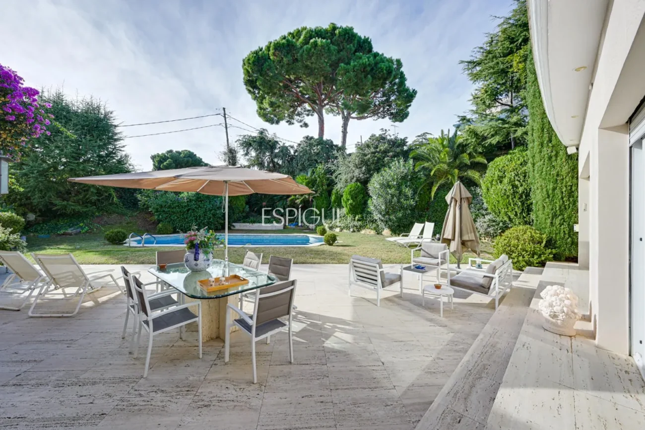 Elegancia, espacio y ubicación premium: Casa única en Ocata