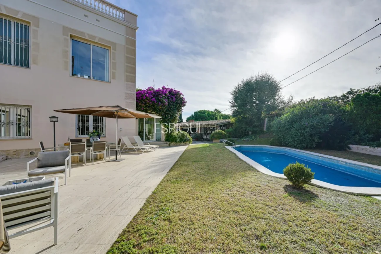 Elegancia, espacio y ubicación premium: Casa única en Ocata