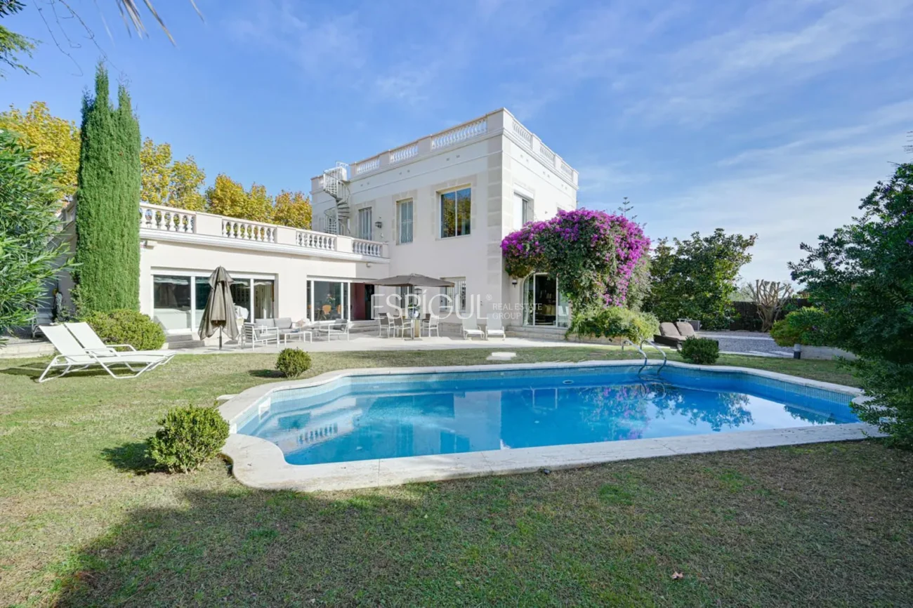 Elegancia, espacio y ubicación premium: Casa única en Ocata