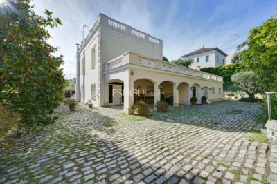 Elegancia, espacio y ubicación premium: Casa única en Ocata