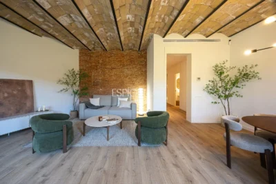 Элегантность и характер на улице Роже де Флор, Эшампле Дрет