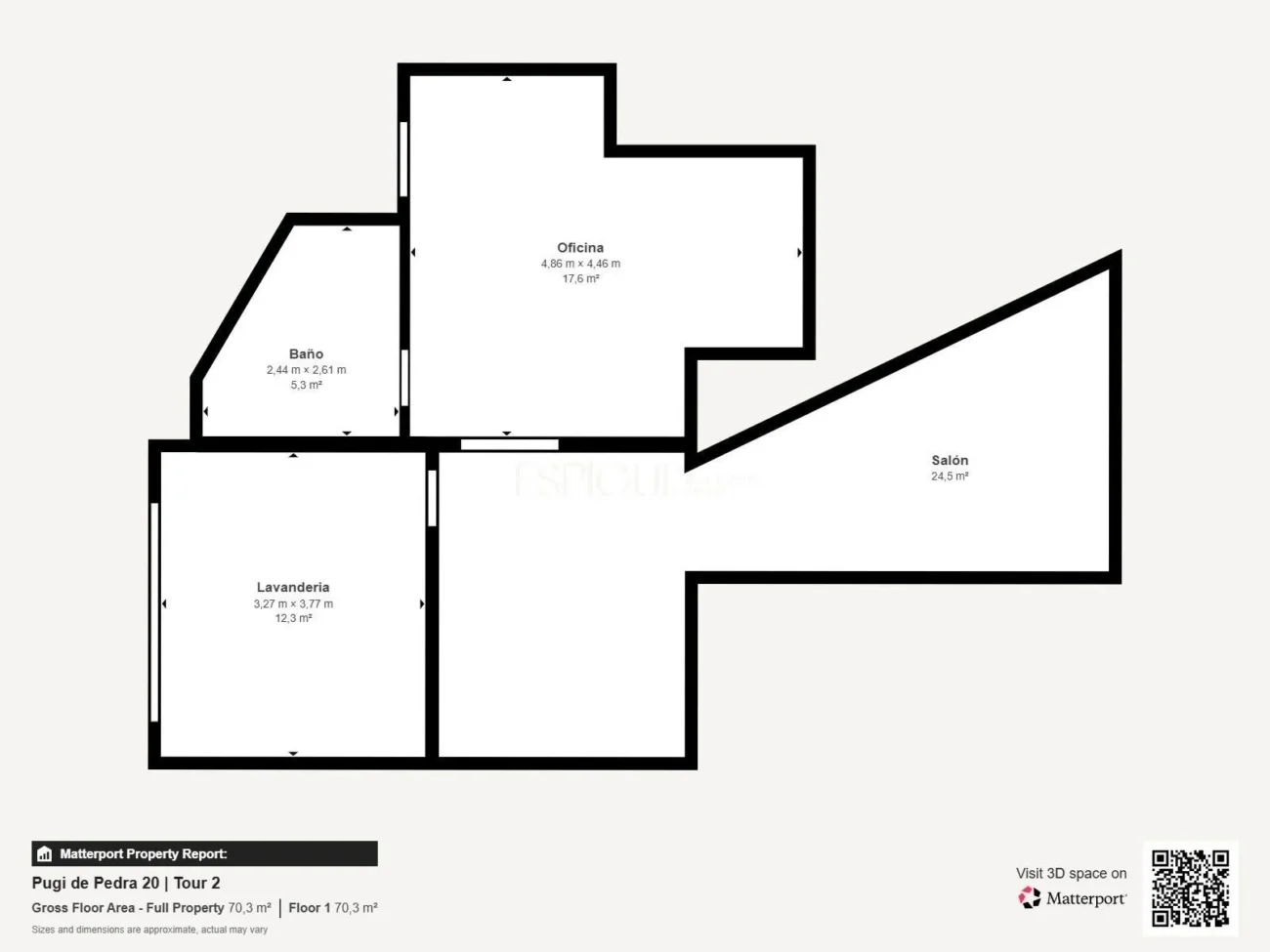 Elegante casa de dos plantas con jardín llano y piscina privada