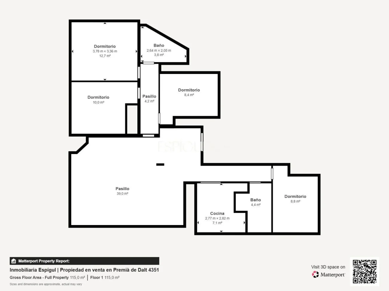 Elegante casa de dos plantas con jardín llano y piscina privada