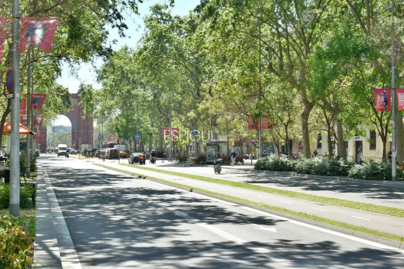 Elegante piso en venta recién reformado junto a Passeig de Sant Joan, Barcelona