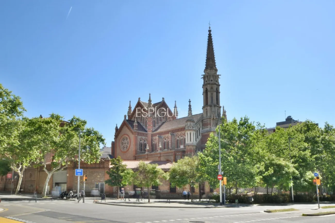 Elegante piso en venta recién reformado junto a Passeig de Sant Joan, Barcelona