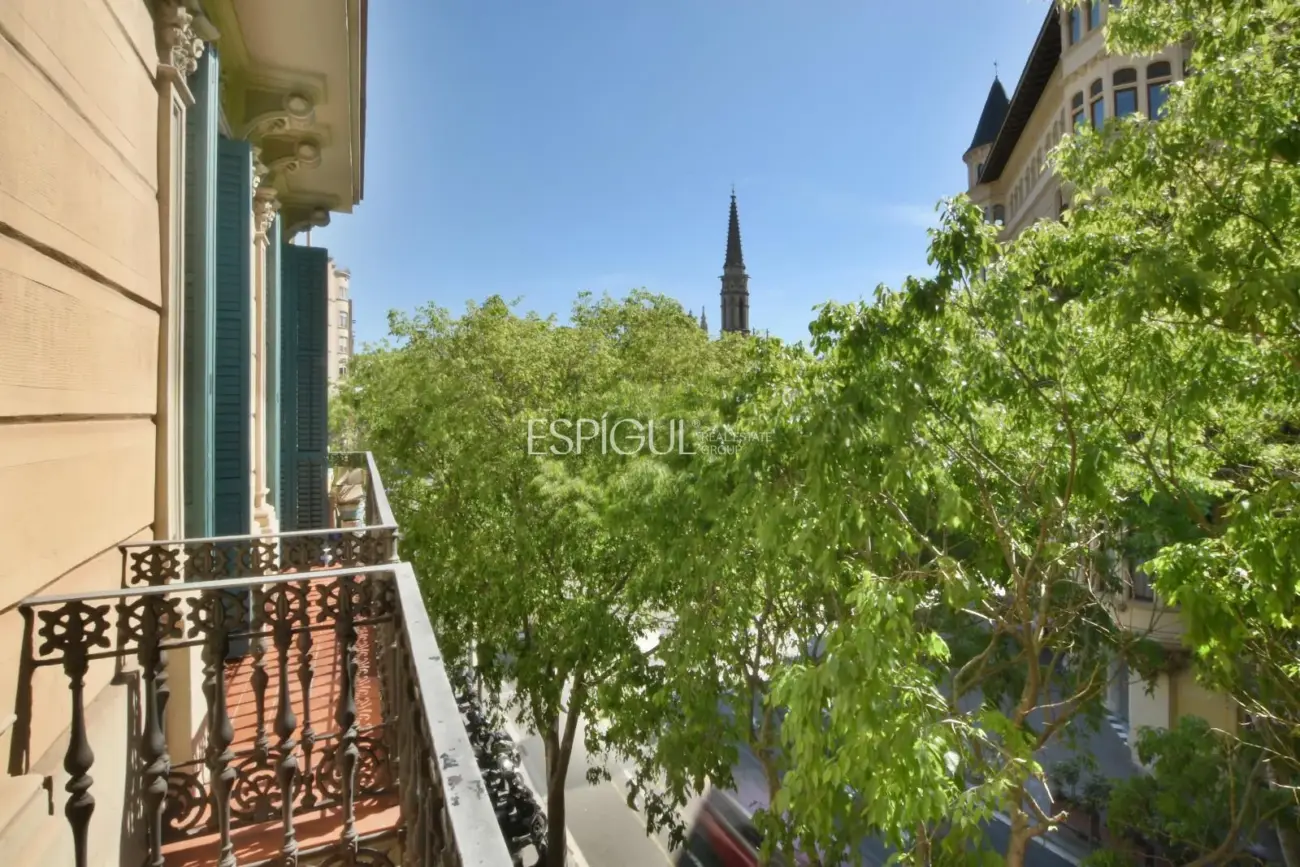 Élégant appartement à vendre récemment rénové à côté du Passeig de Sant Joan, Barcelone
