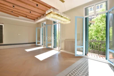 Elegante piso en venta recién reformado junto a Passeig de Sant Joan, Barcelona