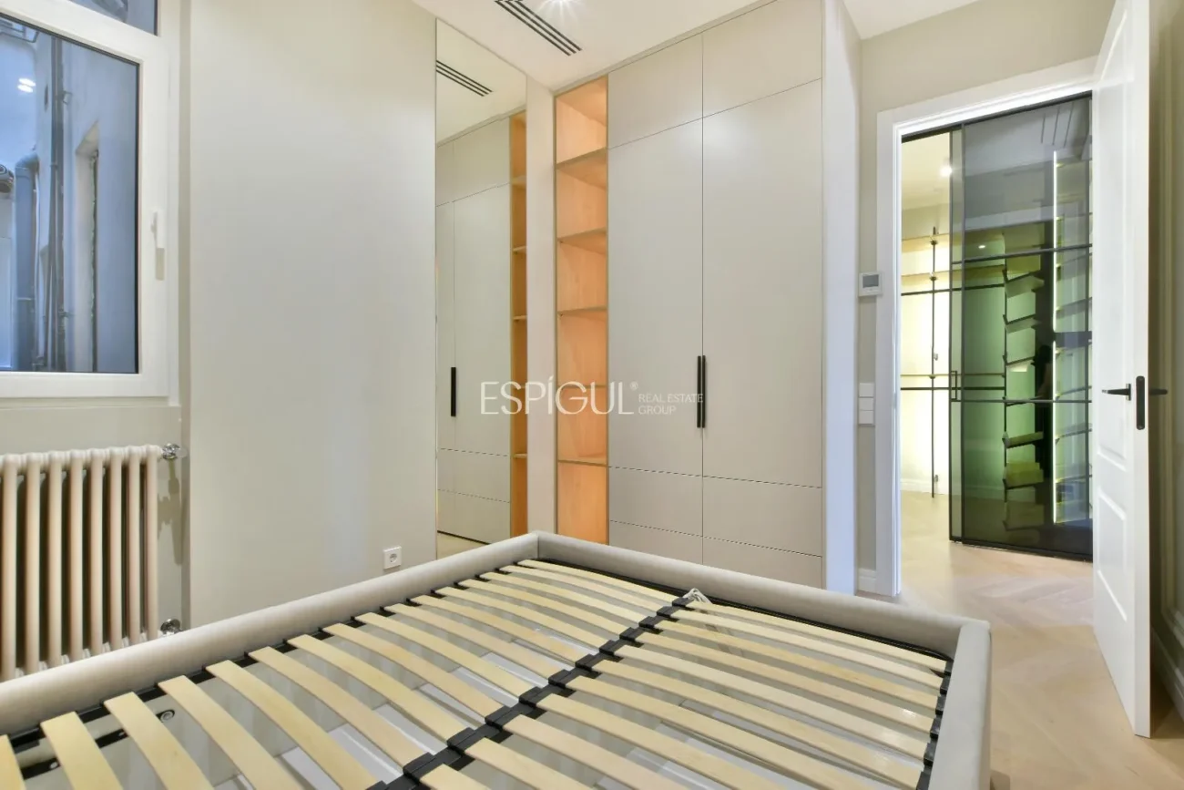 Elegante piso en venta recién reformado junto a Passeig de Sant Joan, Barcelona
