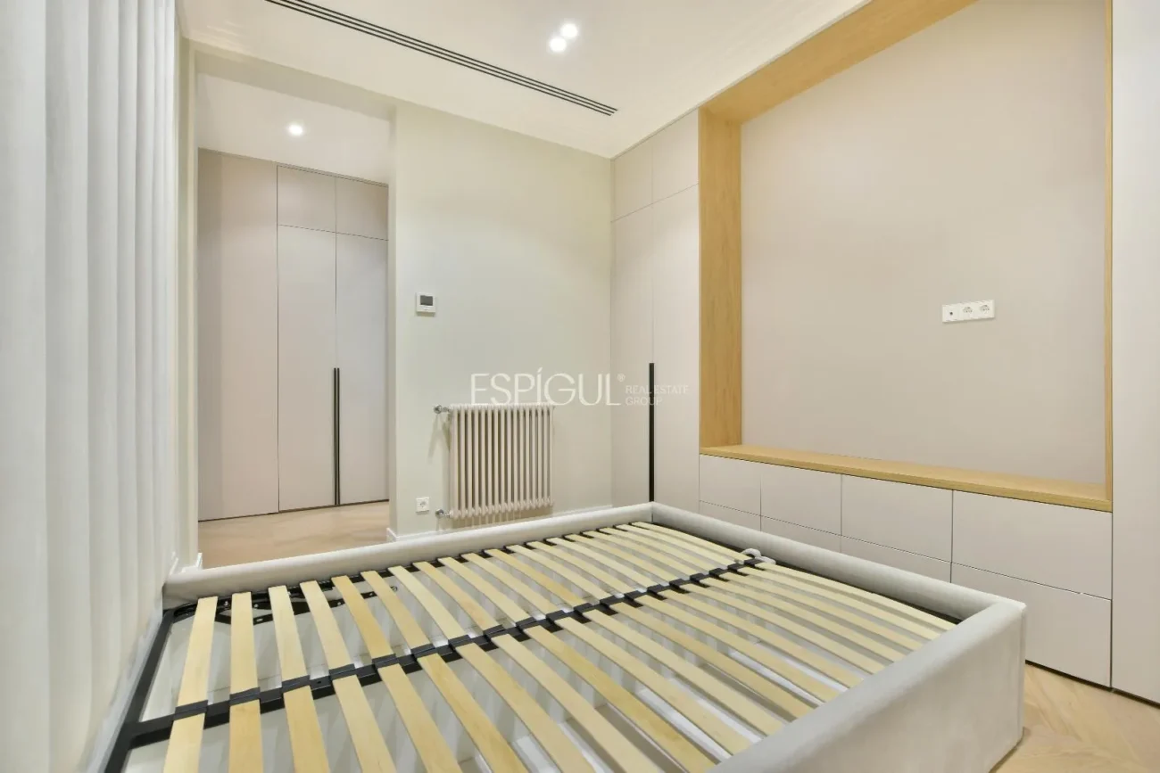 Elegante piso en venta recién reformado junto a Passeig de Sant Joan, Barcelona