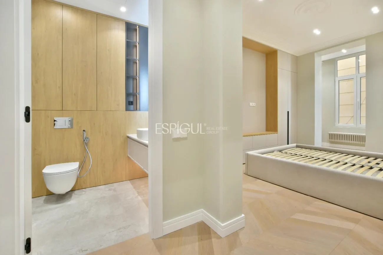 Elegante piso en venta recién reformado junto a Passeig de Sant Joan, Barcelona