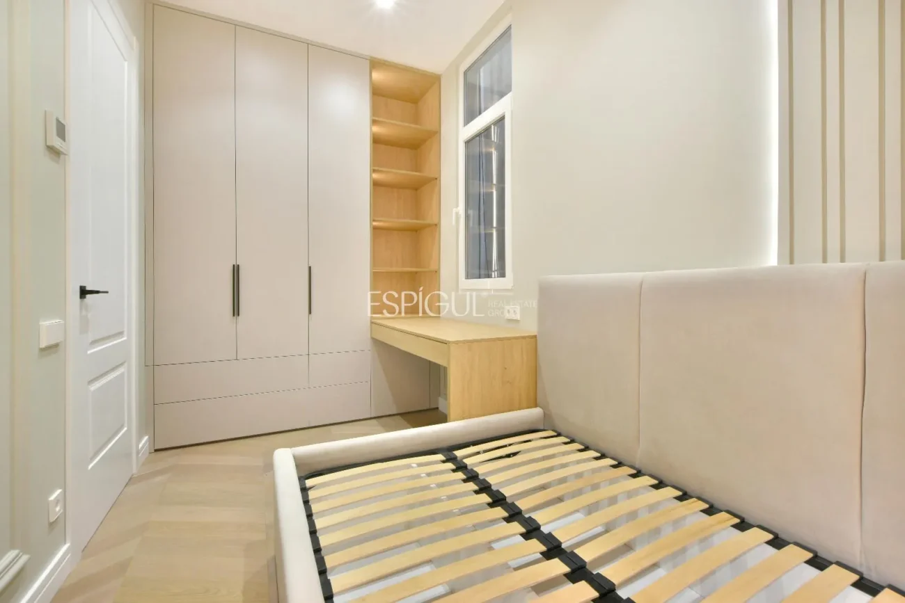 Elegante piso en venta recién reformado junto a Passeig de Sant Joan, Barcelona