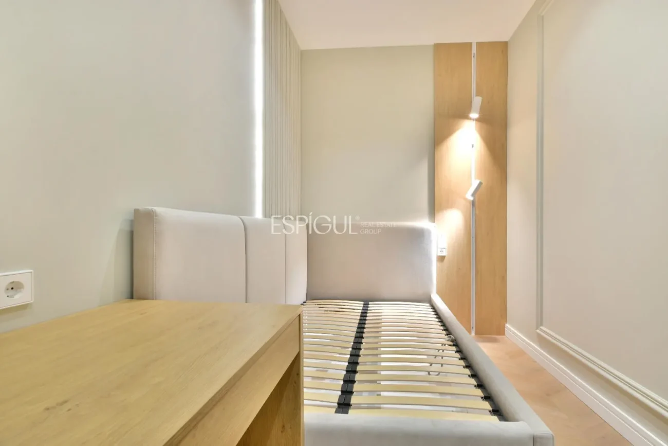 Elegante piso en venta recién reformado junto a Passeig de Sant Joan, Barcelona