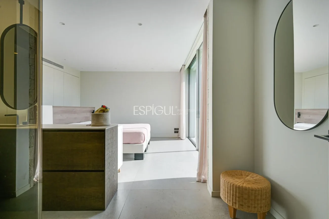 Elegante villa con vistas al campo de golf y a la montaña en una ubicación privilegiada