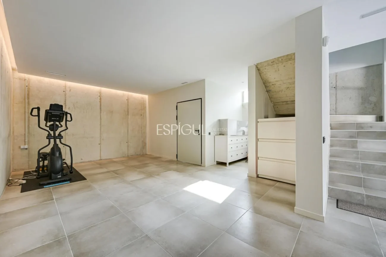 Elegante villa con vistas al campo de golf y a la montaña en una ubicación privilegiada