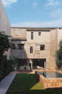 Encantadora casa de pueblo con jardín y garaje en el corazón de Gualta