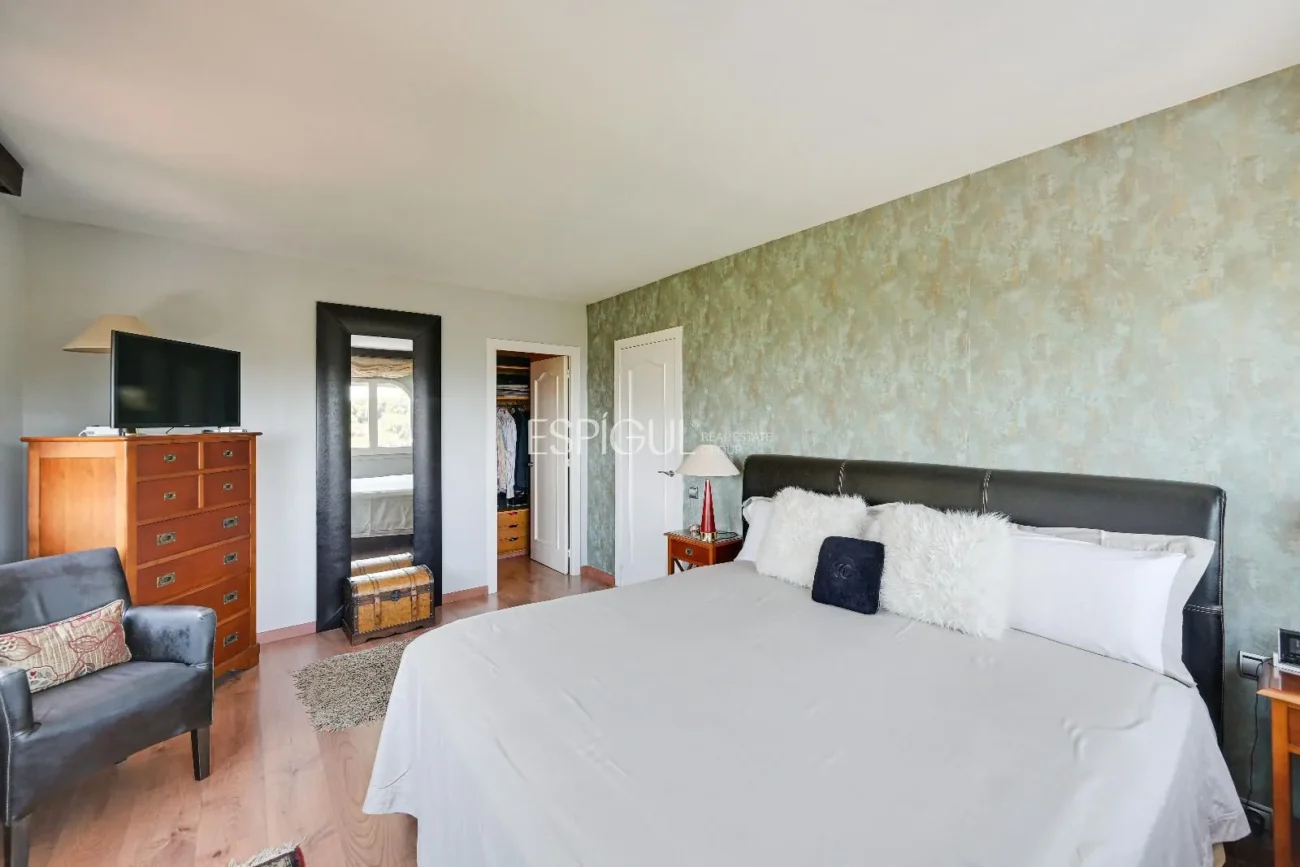 Espectacular casa con vistas al mar y la montaña en Alella Parc