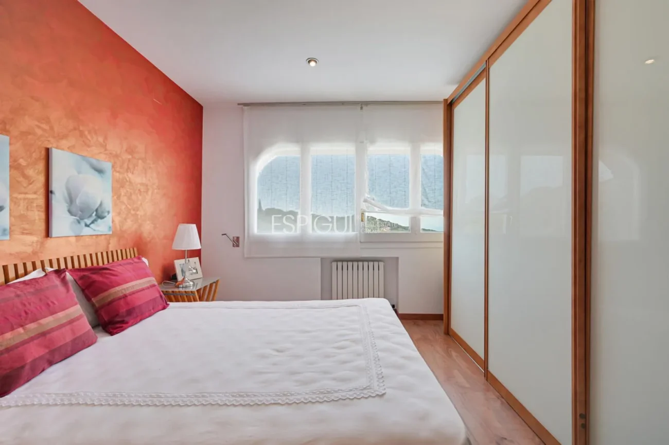 Espectacular casa con vistas al mar y la montaña en Alella Parc