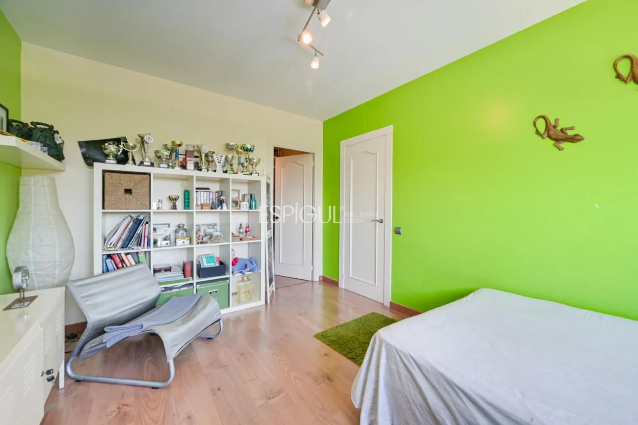 Espectacular casa con vistas al mar y la montaña en Alella Parc