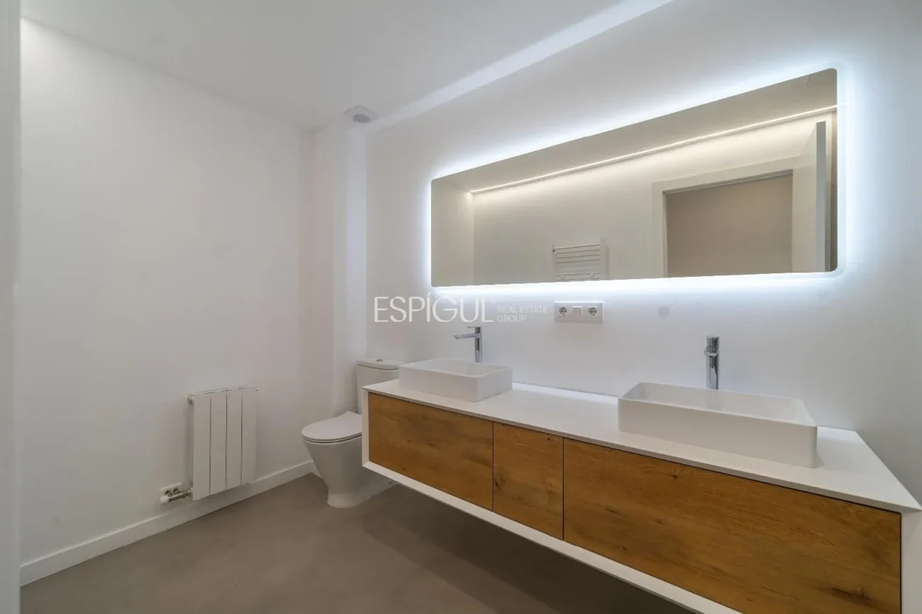 Espectacular casa en Alella, totalmente actualizada en 2025, con ascensor y piscina.