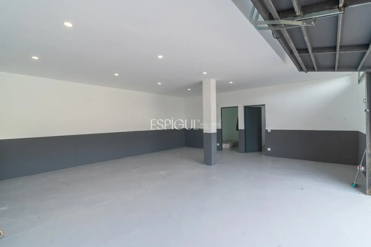 Espectacular casa en Alella, totalmente actualizada en 2025, con ascensor y piscina.