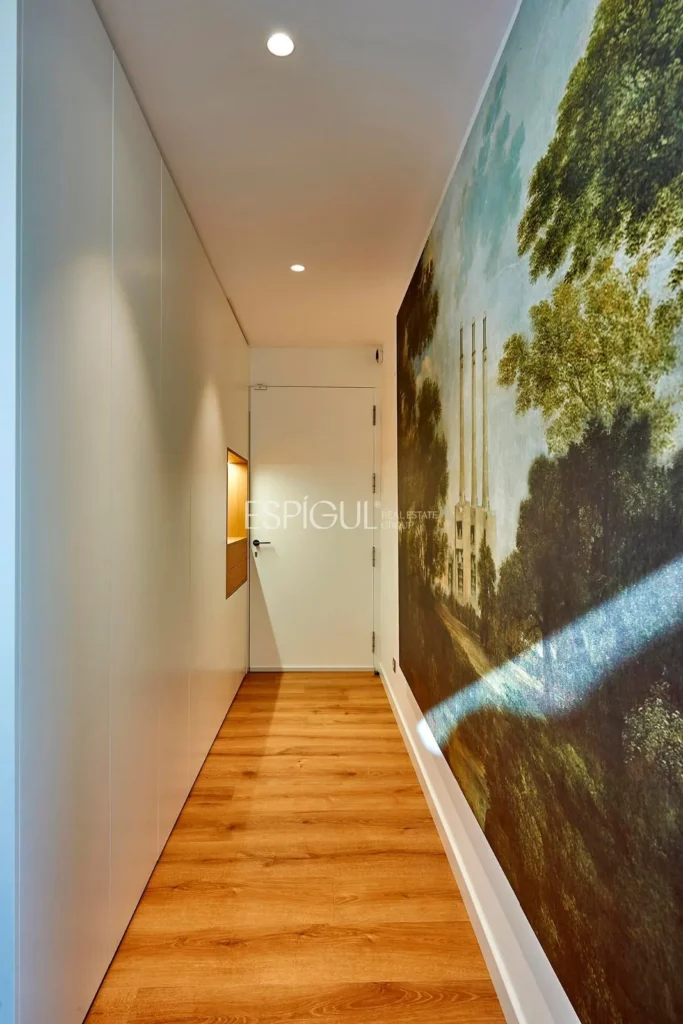 Spektakuläres Haus auf einem großen Grundstück mit Garten und Pool