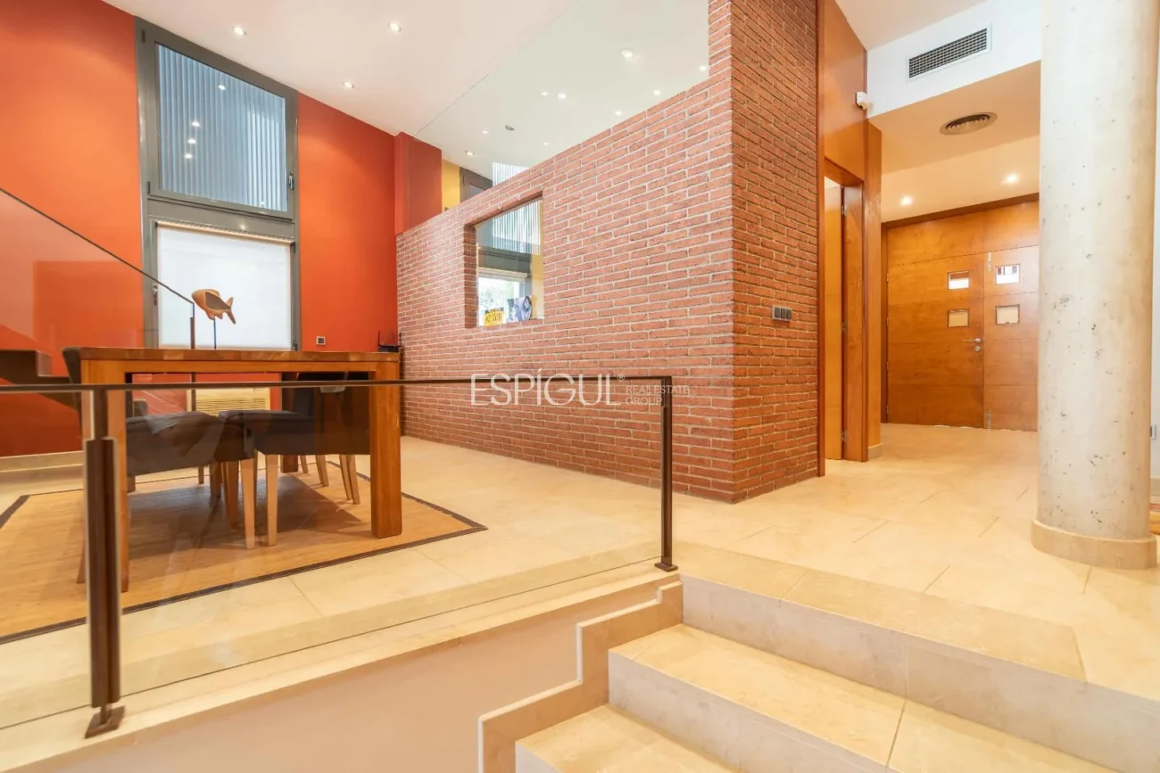 Espléndida casa en Llambillas