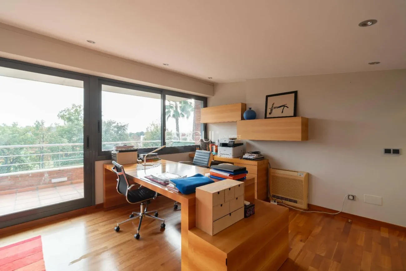 Espléndida casa en Llambillas