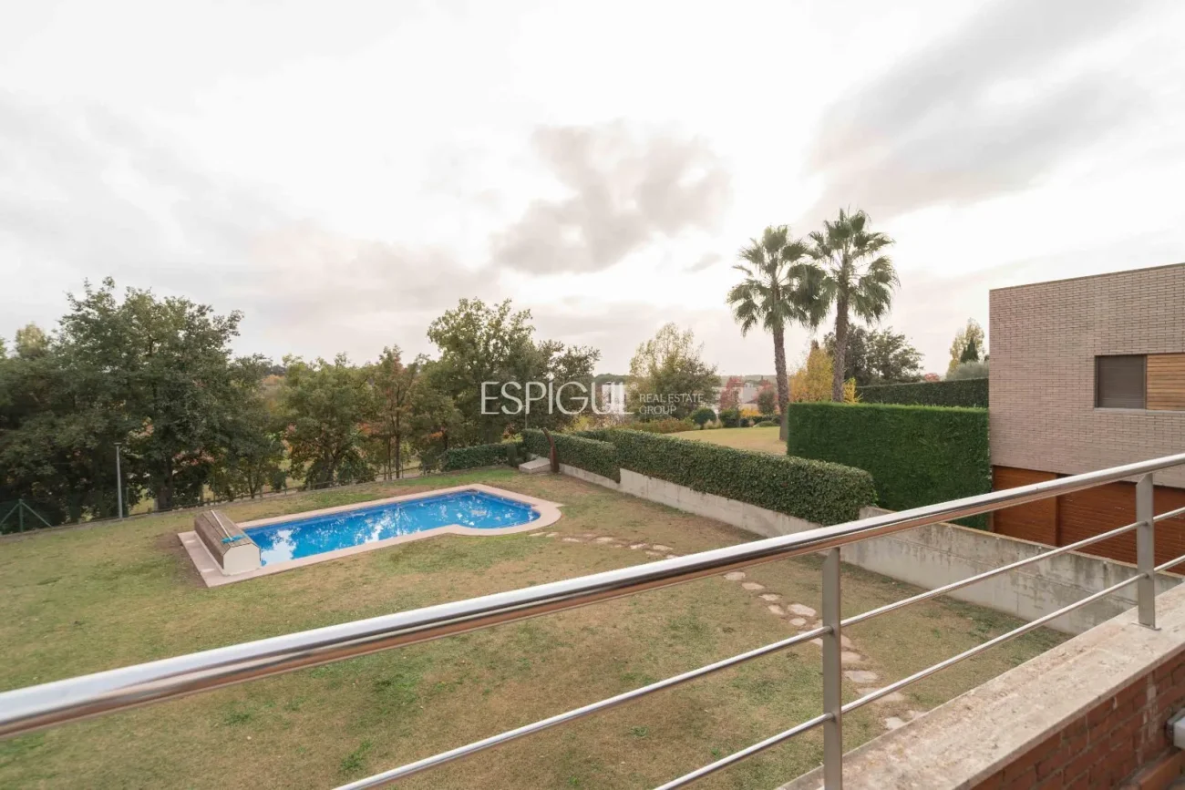 Espléndida casa en Llambillas