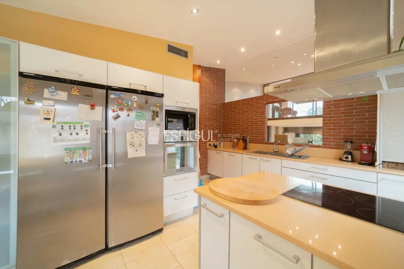 Espléndida casa en Llambillas