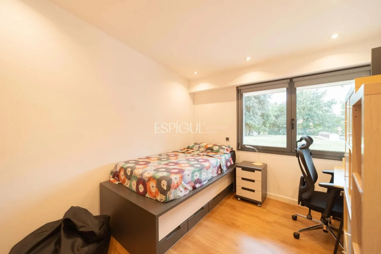 Espléndida casa en Llambillas