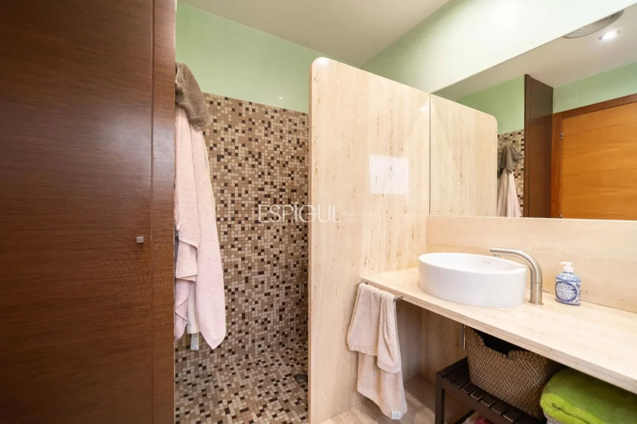 Espléndida casa en Llambillas