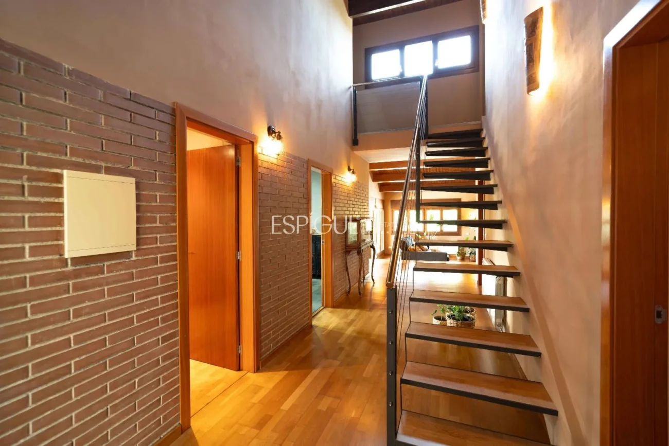 Великолепный дом в Льямбильясе