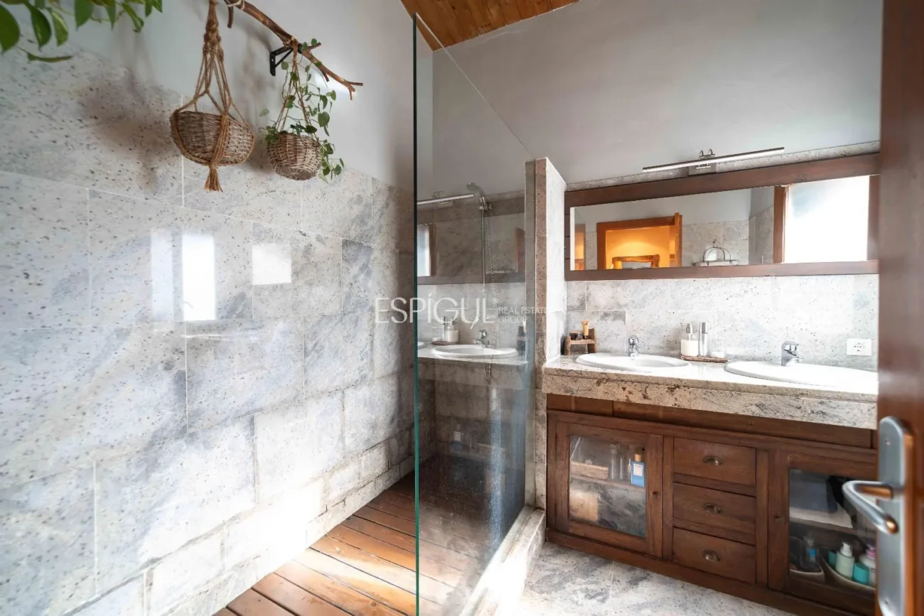 Великолепный дом в Льямбильясе