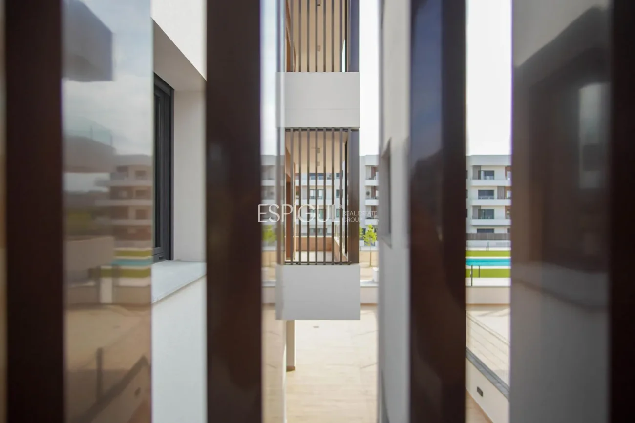 Estrena planta baja con gran jardín – Terrazas de Vilablareix