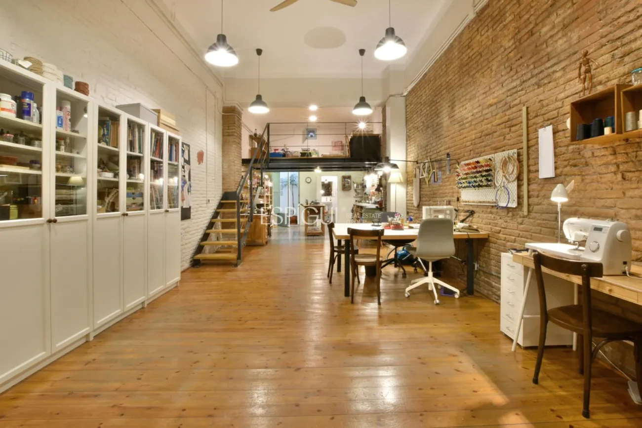 Estudio con identidad propia en calle Muntaner