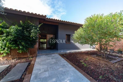 Außergewöhnliches Haus auf dem Golfplatz Girona