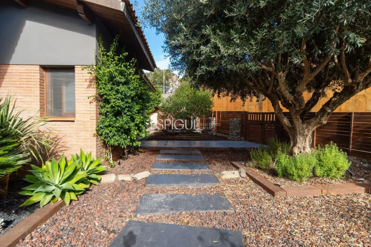 Außergewöhnliches Haus auf dem Golfplatz Girona