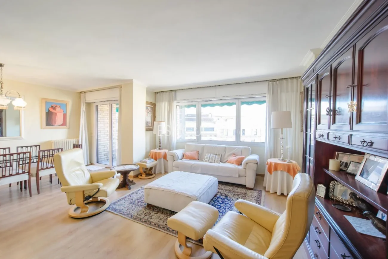 Excepcional piso en Plaza Marquès de Camps