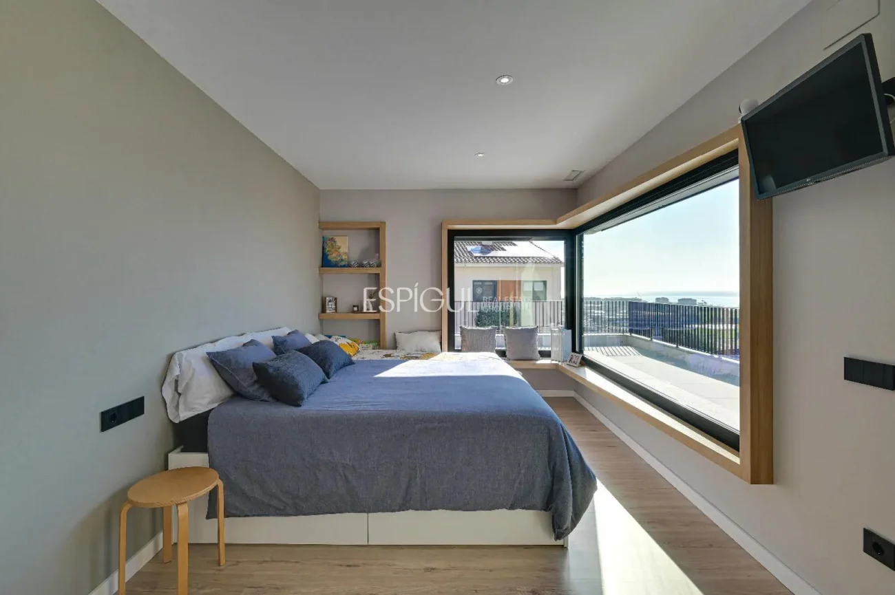 Exclusiva casa con vistas al mar y piscina privada en Santa Susanna