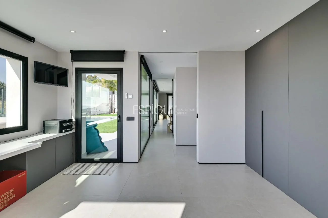 Exclusiva casa con vistas al mar y piscina privada en Santa Susanna