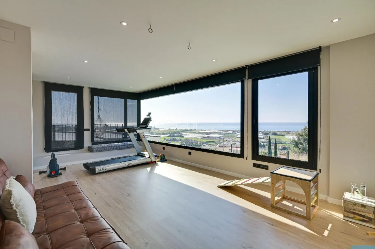 Exclusiva casa con vistas al mar y piscina privada en Santa Susanna