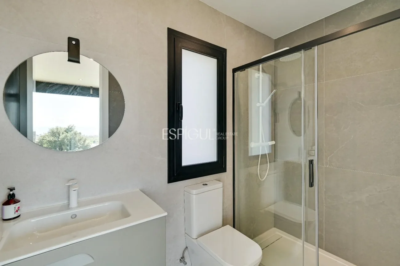 Exclusiva casa con vistas al mar y piscina privada en Santa Susanna