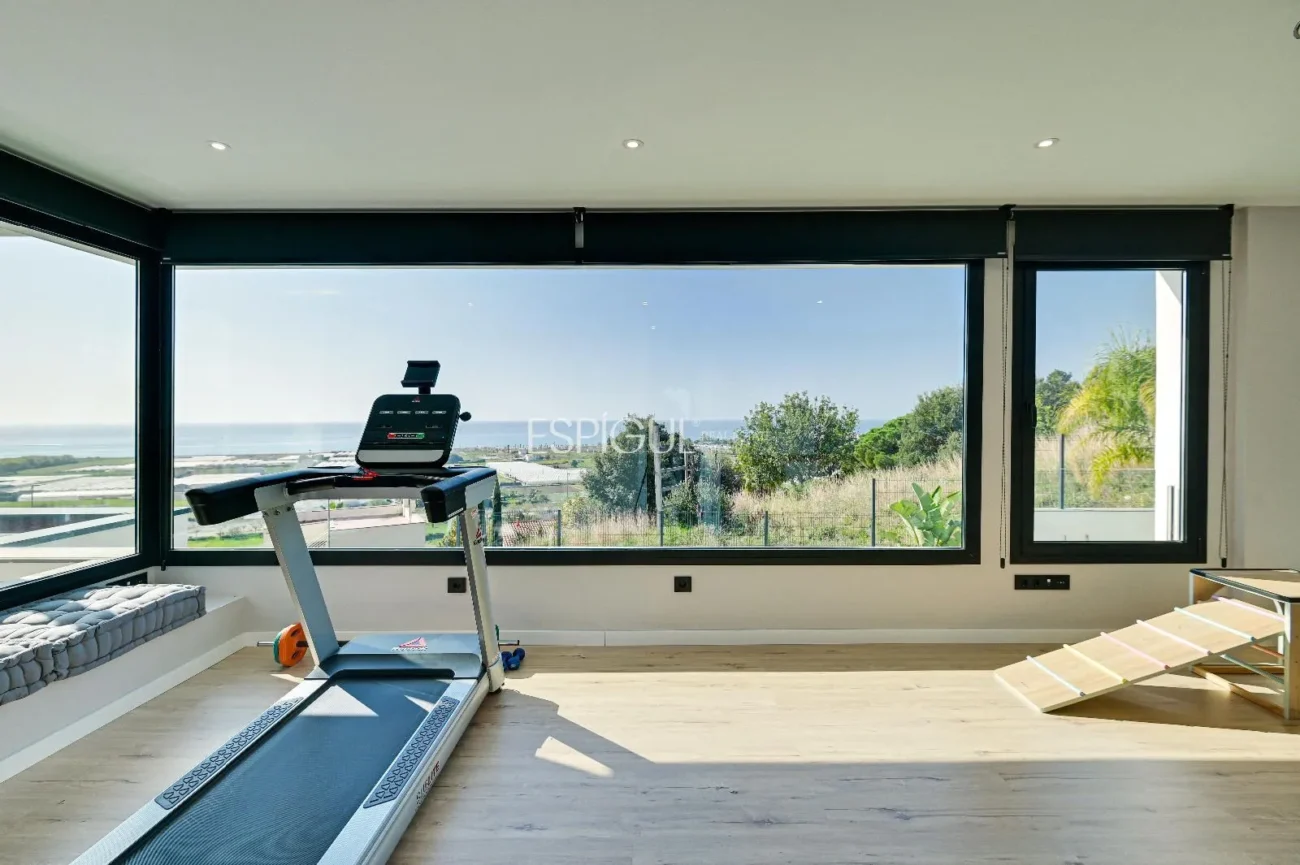 Exclusiva casa con vistas al mar y piscina privada en Santa Susanna