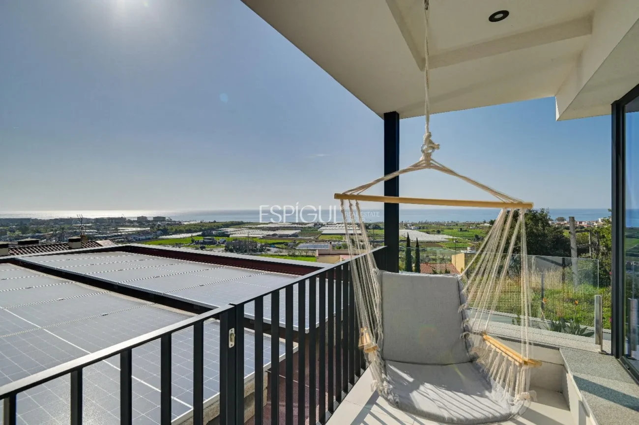 Exclusiva casa con vistas al mar y piscina privada en Santa Susanna