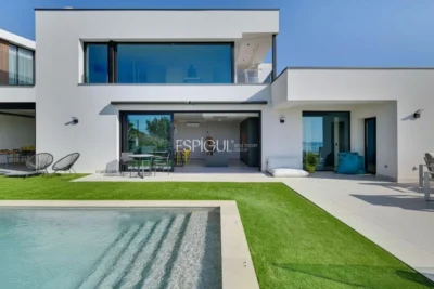 Exclusiva casa amb vistes al mar i piscina privada a Santa Susanna