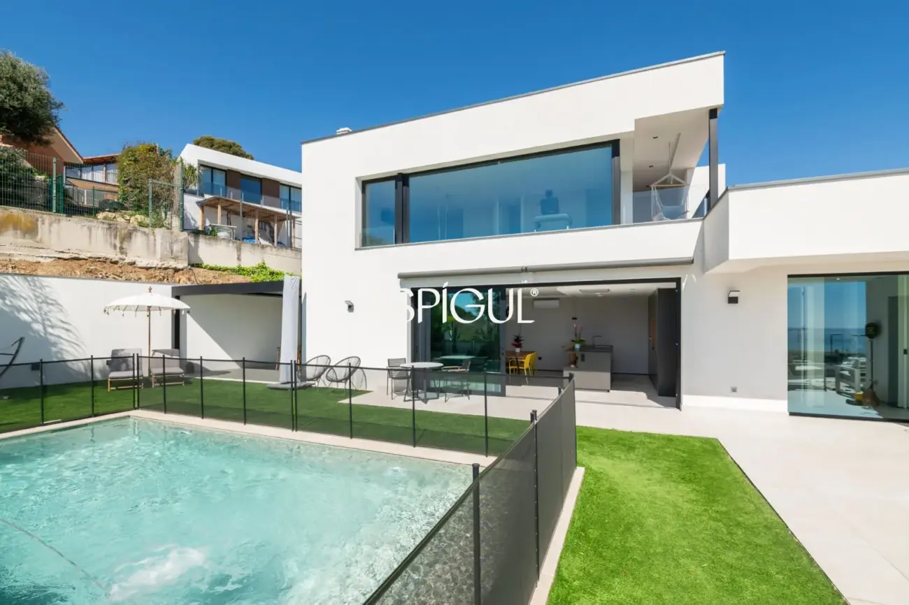 Exklusives Haus mit Meerblick und privatem Pool in Santa Susanna