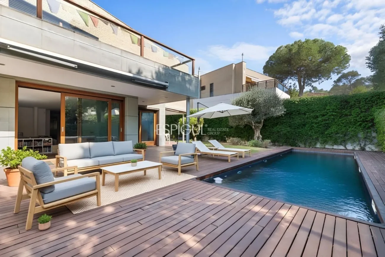 Exclusiva casa de disseny en venda al golf de Sant Cugat