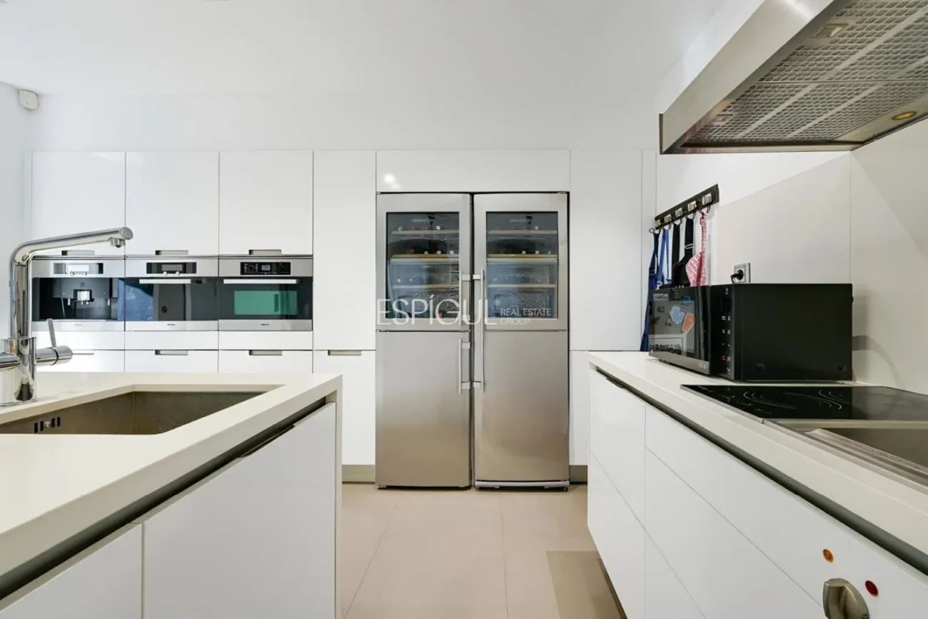 Exclusiva casa de disseny en venda al golf de Sant Cugat